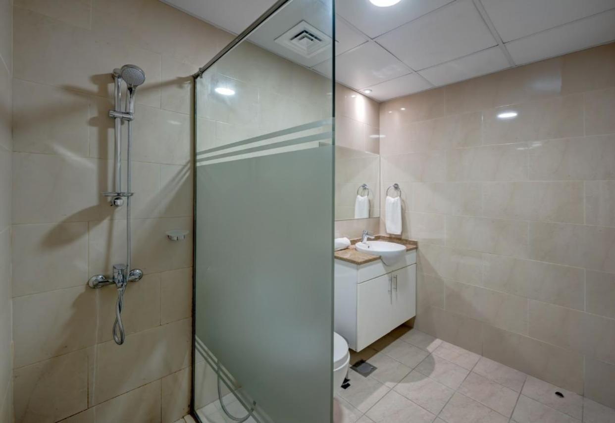 City Stay Residences - Serviced Apartments Dip ดูไบ ภายนอก รูปภาพ