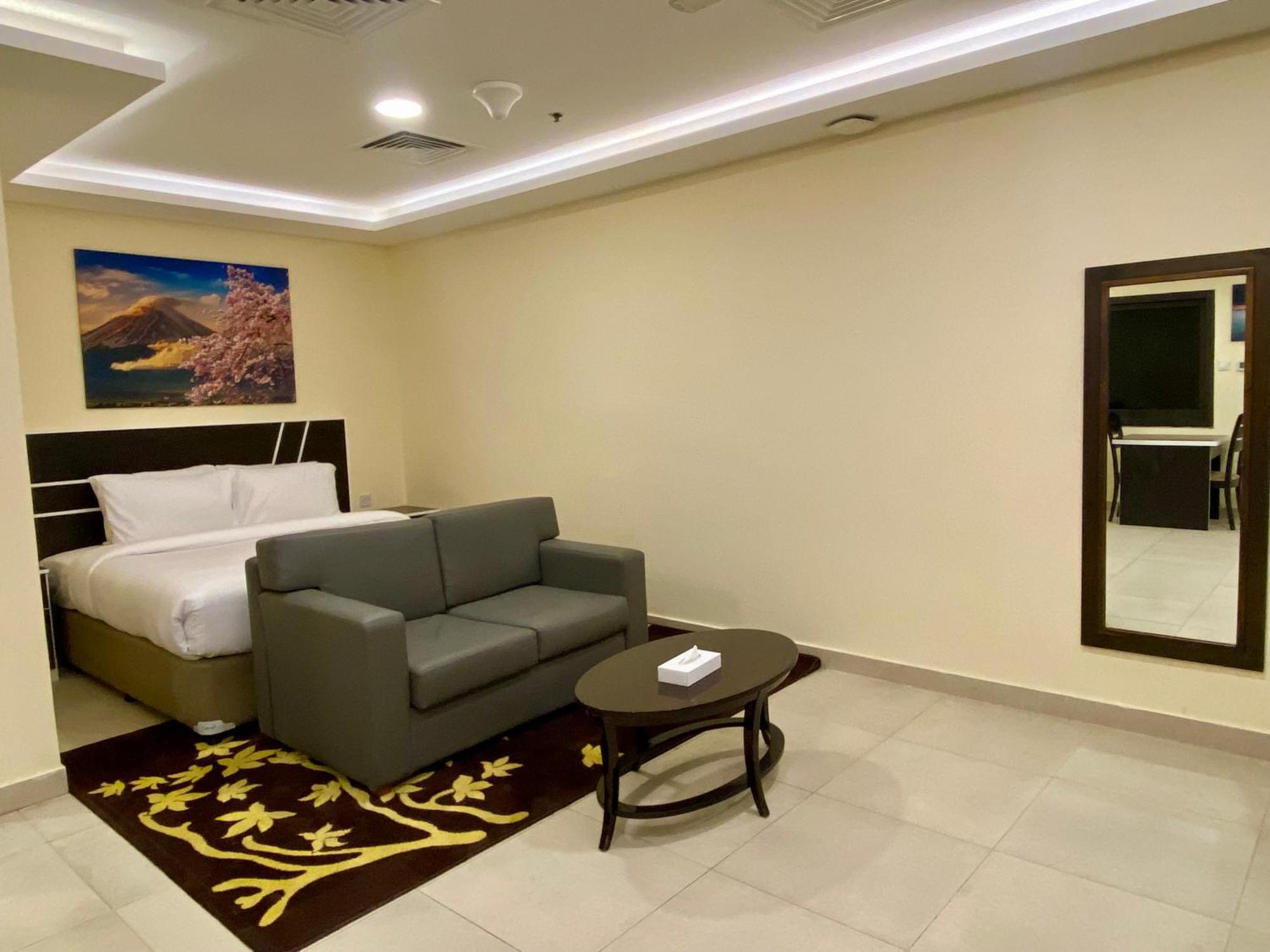 City Stay Residences - Serviced Apartments Dip ดูไบ ภายนอก รูปภาพ