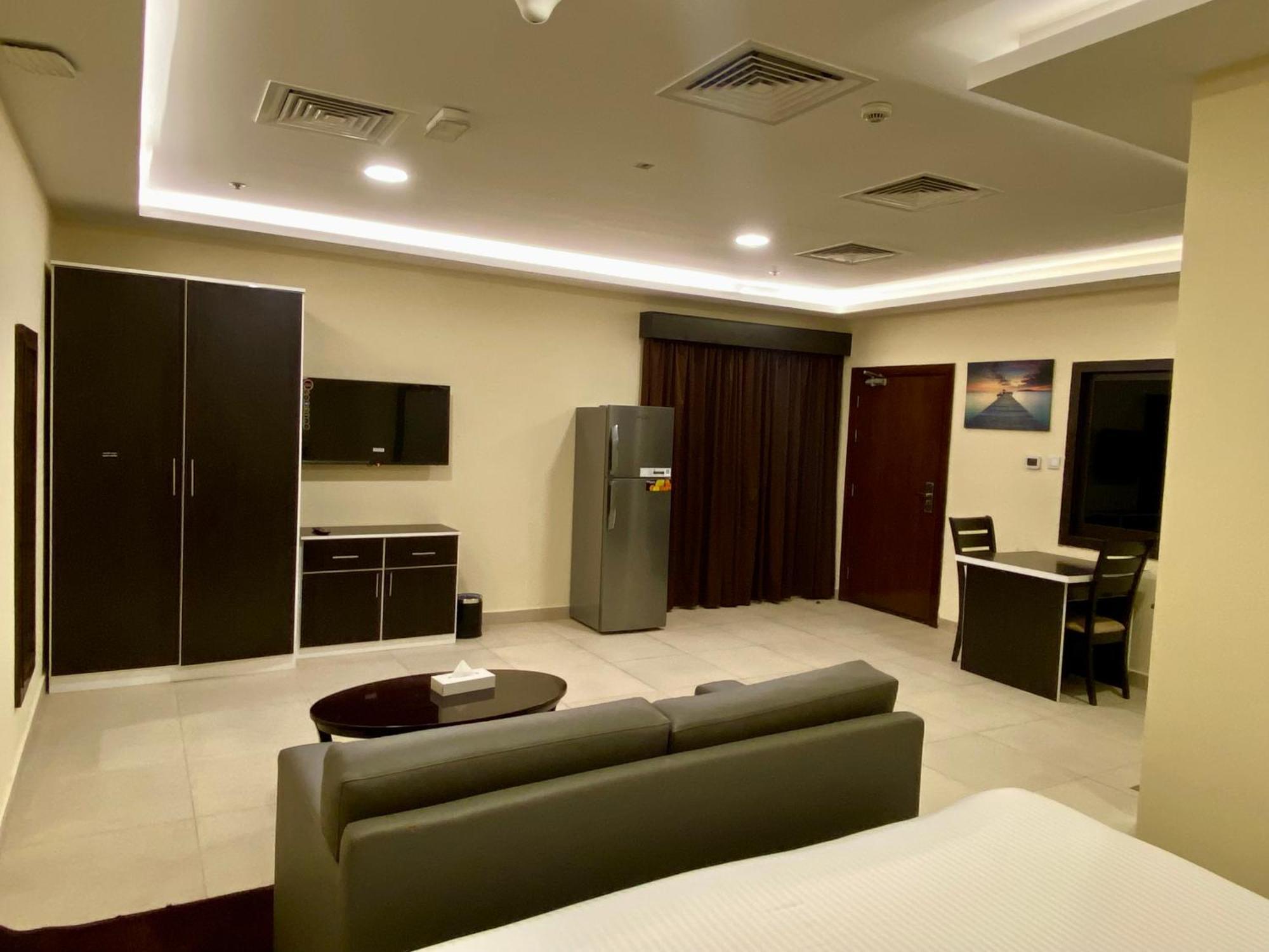 City Stay Residences - Serviced Apartments Dip ดูไบ ภายนอก รูปภาพ